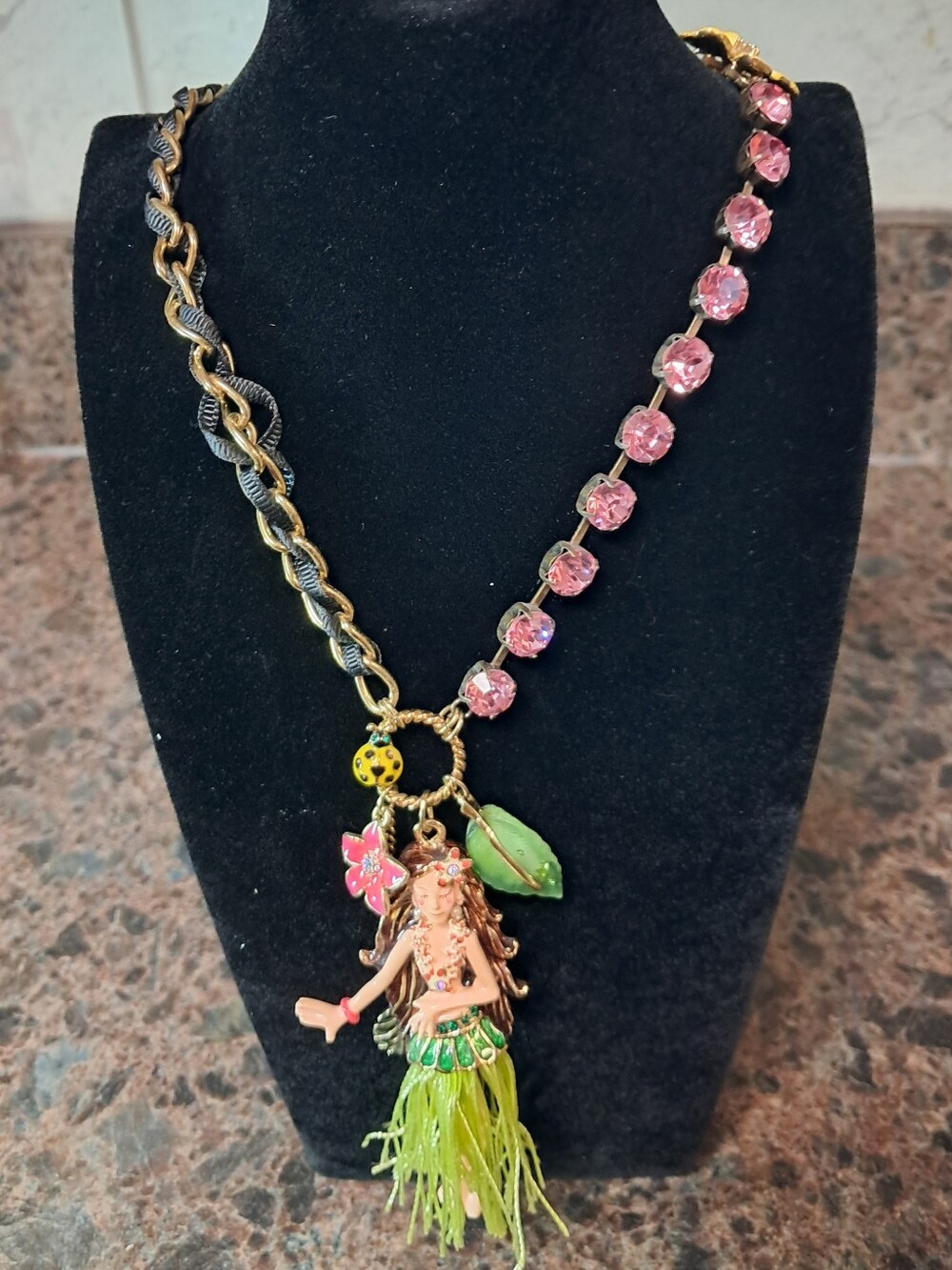 Betsey Johnson Vintage Hawaiian Luau Hula Dancer Girl Flower Necklace